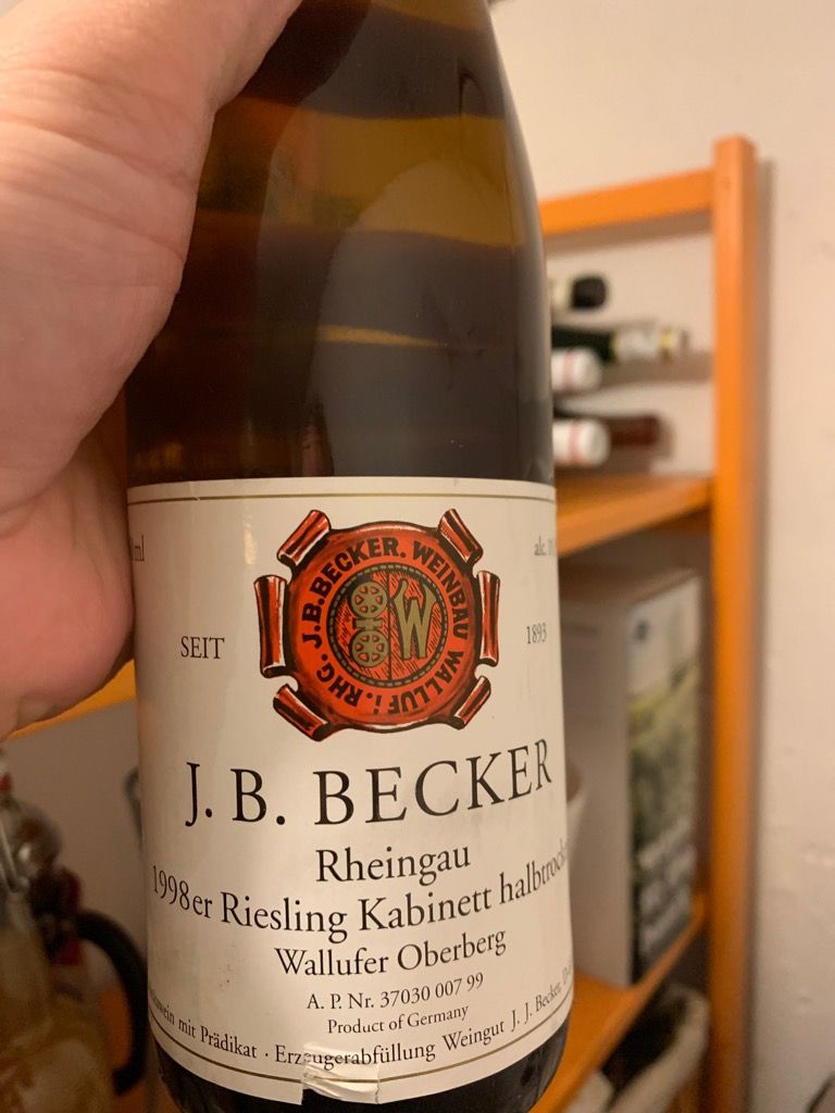 J B Becker Wallufer Oberberg Riesling Kabinett Halbtrocken