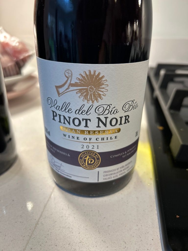 2021 Sainsbury's Pinot Noir Taste the Difference Gran Reserva, Chile