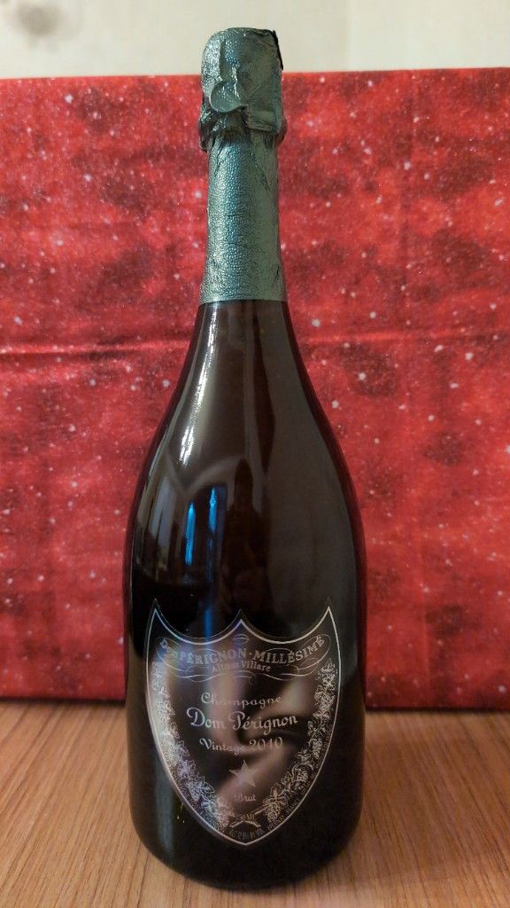 Champagne Dom Perignon LIMITED EDITION Lady Gaga Astucciato 2010 - Dom  Perignon