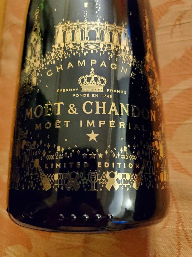 N.V. Moët & Chandon Champagne Nectar Imperial Rosé - CellarTracker