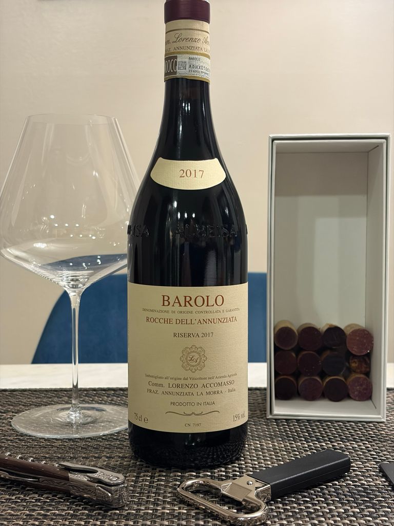 アッコマッソ　バローロ　2015 2015 Lorenzo Accomasso Barolo Riserva Rocche dell'Annunziata