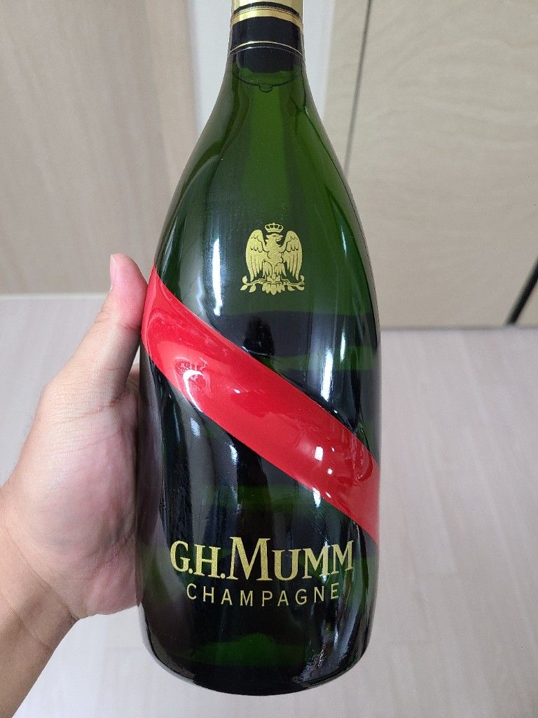G H Mumm Grand Cordon Champagne with 2 Glasses Gift Set