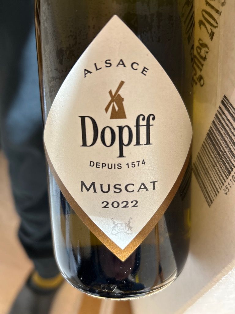 2021 Dopff Au Moulin Muscat Tradition France Alsace CellarTracker 2021-dopff-au-moulin-muscat-tradition-france-alsace-cellartracker