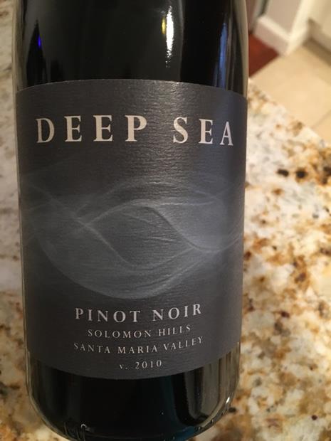 2010 Deep Sea Pinot Noir Solomon Hills Usa California