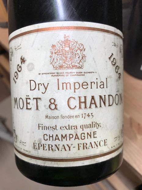 ももシャンドン 1964 Moët & Chandon Champagne Dry Imperial - CellarTracker