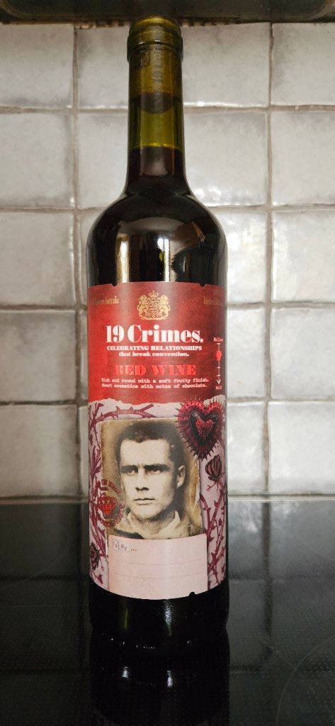 2022-19-crimes-red-wine-australia-south-eastern-cellartracker