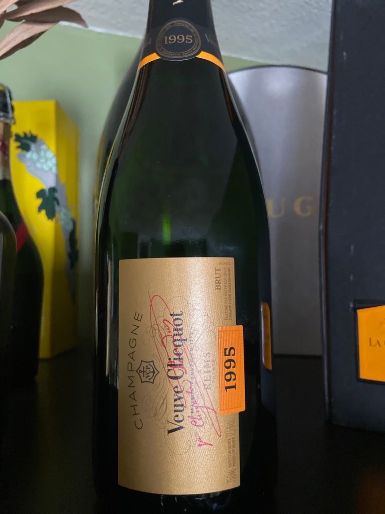 1995 Veuve Clicquot Champagne Vintage Cave Privée - CellarTracker