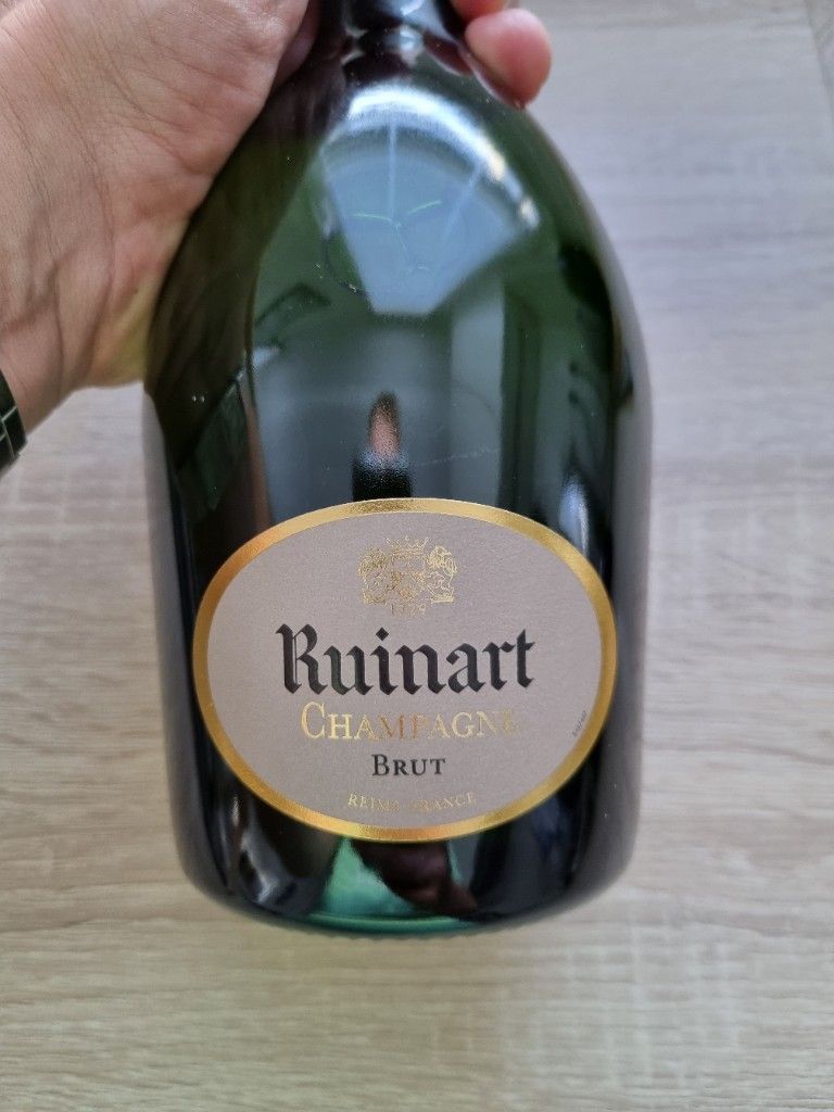 R de Ruinart Brut champagne