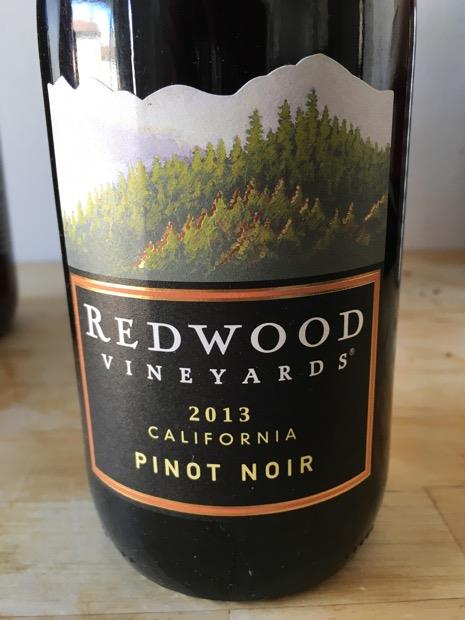 Вино сша калифорния. Вино Редвуд Пино Нуар. Redwood California вино Pinot Noir. Redwood вино Pinot Noir 2016. Вино красное полусухое Redwood Vineyards Pinot Noir California.