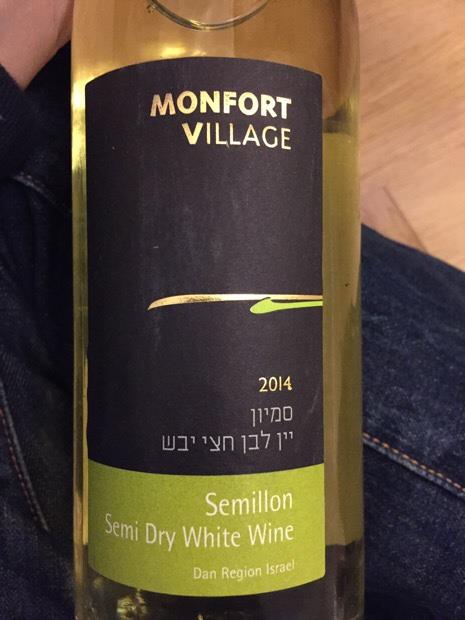 Village вино. Monfort Village вино. Кариньян Монфорт. Семийон Монфорт.