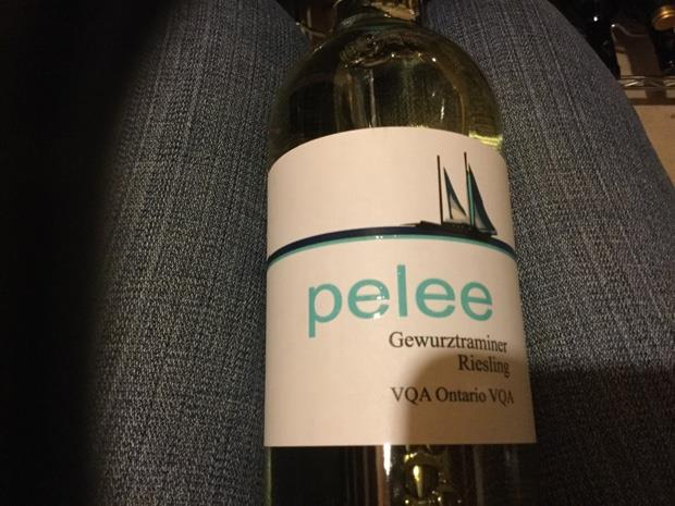 Pelee island gewurztraminer riesling umb vqa 750ml (777081715221)