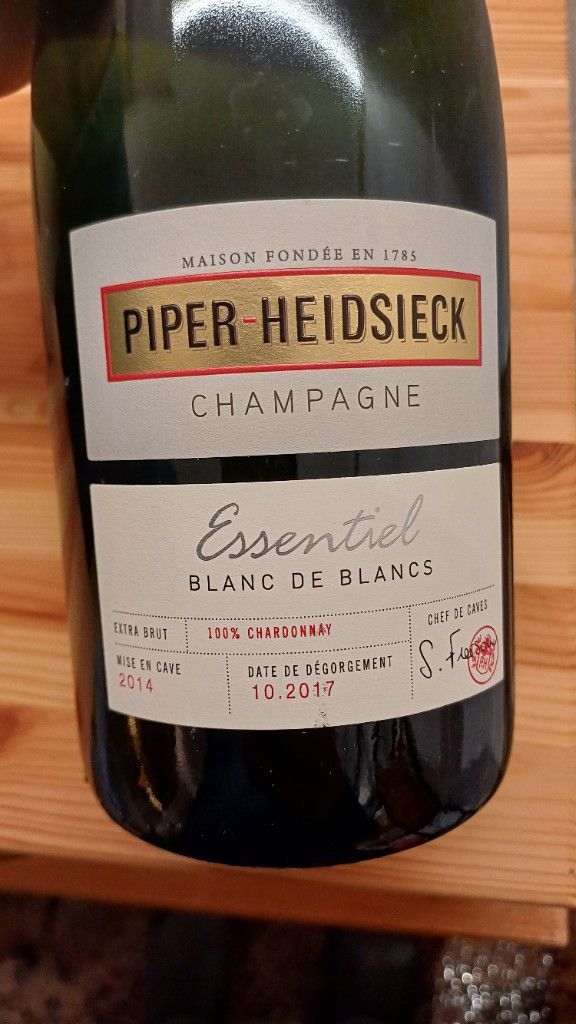N.V. Piper-Heidsieck Champagne Essentiel Blanc de Blancs Extra