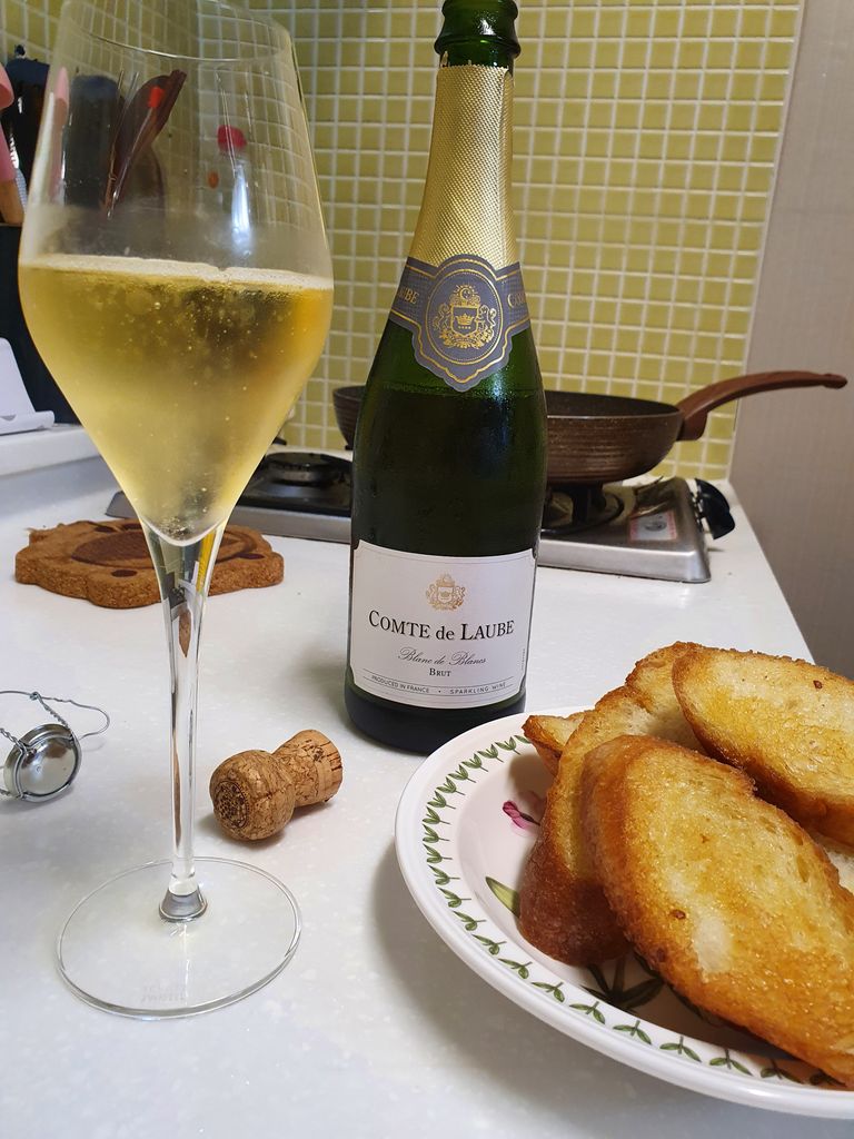 N.V. Comte de Laube Blanc de Blancs Brut - CellarTracker