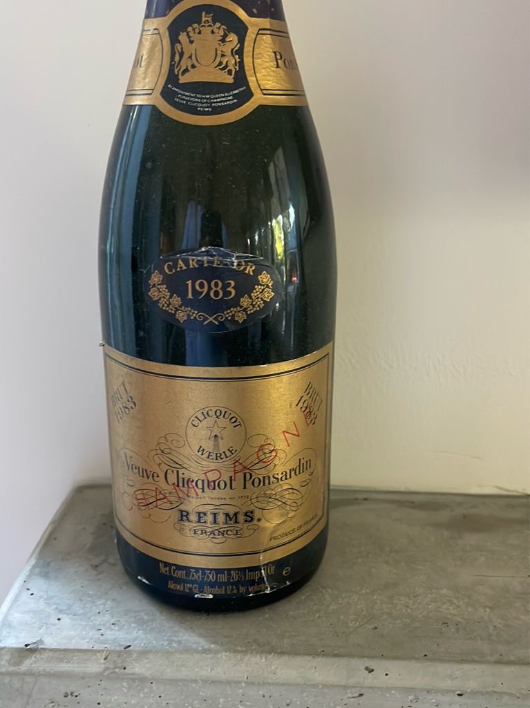 その他 Veuve Clicquot Ponsardin 1983 Brut 1983 Veuve Clicquot Champagne Brut Vintage - CellarTracker