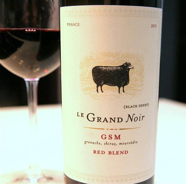 Legrand noir. Вино Ле Гранд Нуар Мальбек красное. Вино Ле Гран Нуар Мальбек красное полусухое. Grand Noir вино GSM. Вино Grand Noir красное.