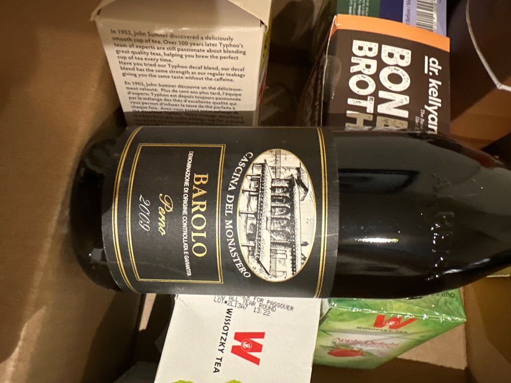 ワイン Cascina del Monastero Barolo 2013 750ml 2013 Cascina del Monastero Barolo Bricco Luciani - CellarTracker