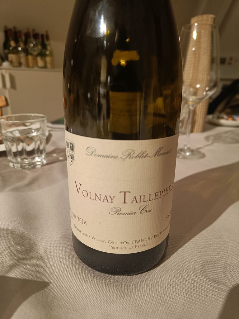 ワイン Les Taillepieds Volnay 1er Cru 2016 Domaine de Montille Volnay 1er Cru Les Taillepieds 2016 750