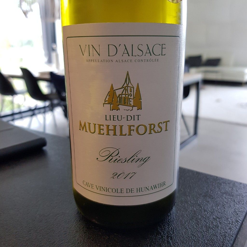 Hunawihr Riesling 2017 Cave Vinicole de Hunawihr Riesling Lieu Dit Muehlforst, France ...