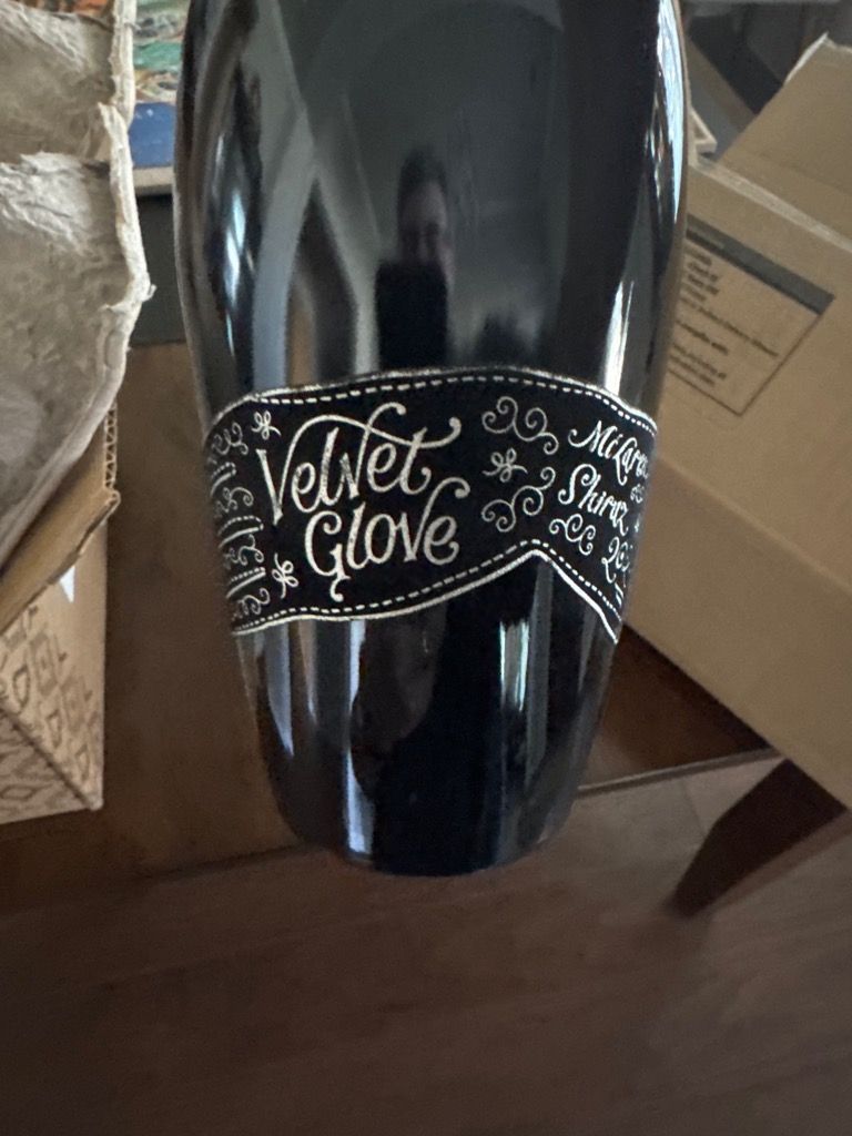 2017 Mollydooker Shiraz Velvet Glove - CellarTracker