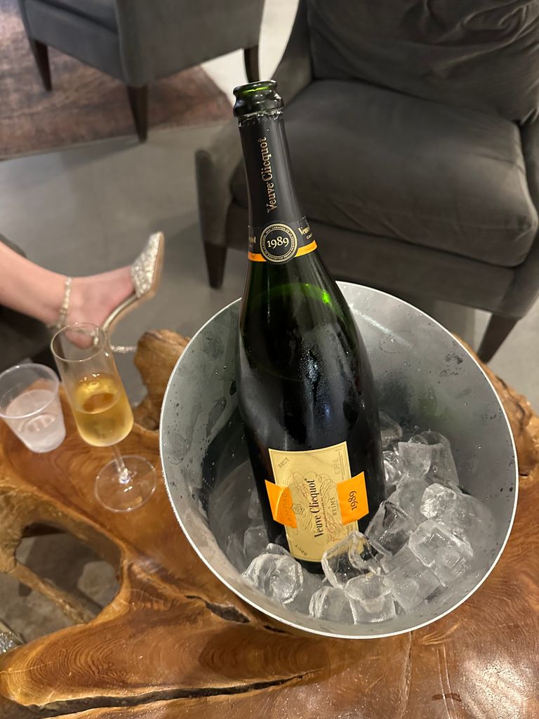 1989 Veuve Clicquot Champagne Vintage Cave Privée - CellarTracker