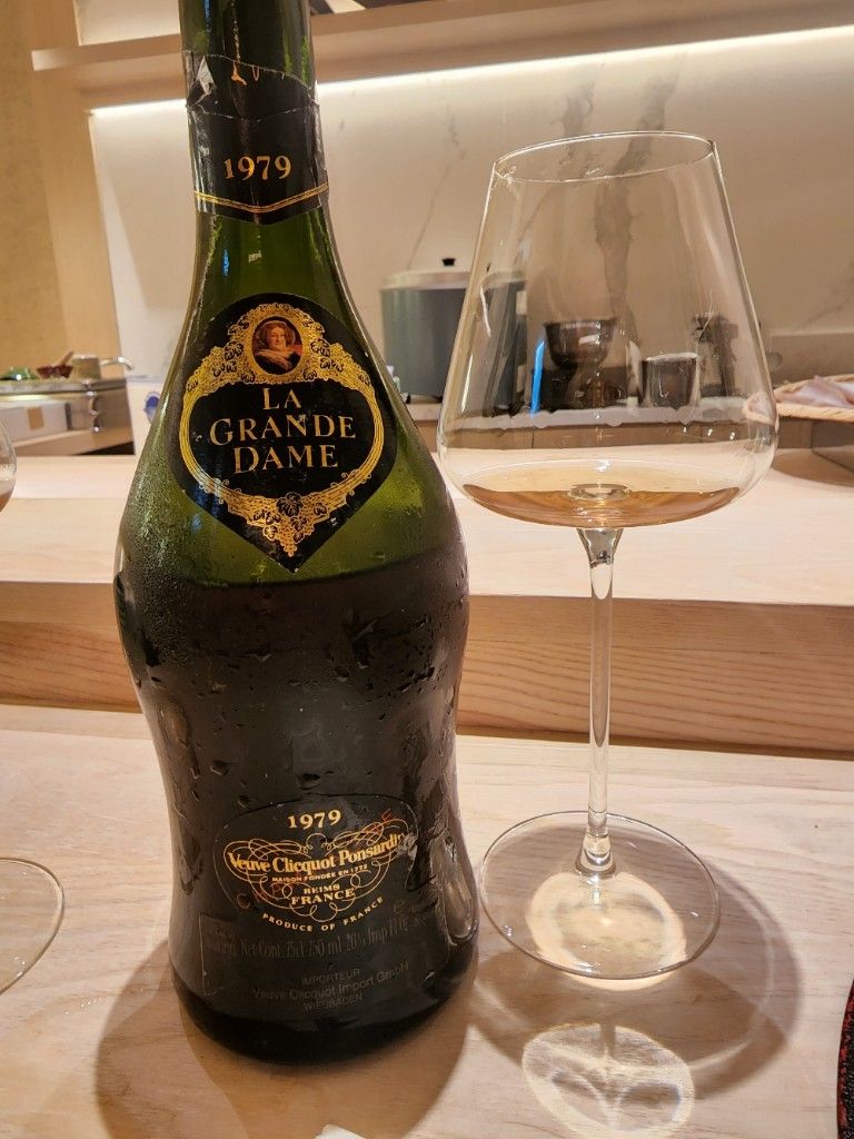 1979 Veuve Clicquot Vintage Brut Champagne (half-bottle) – Wine