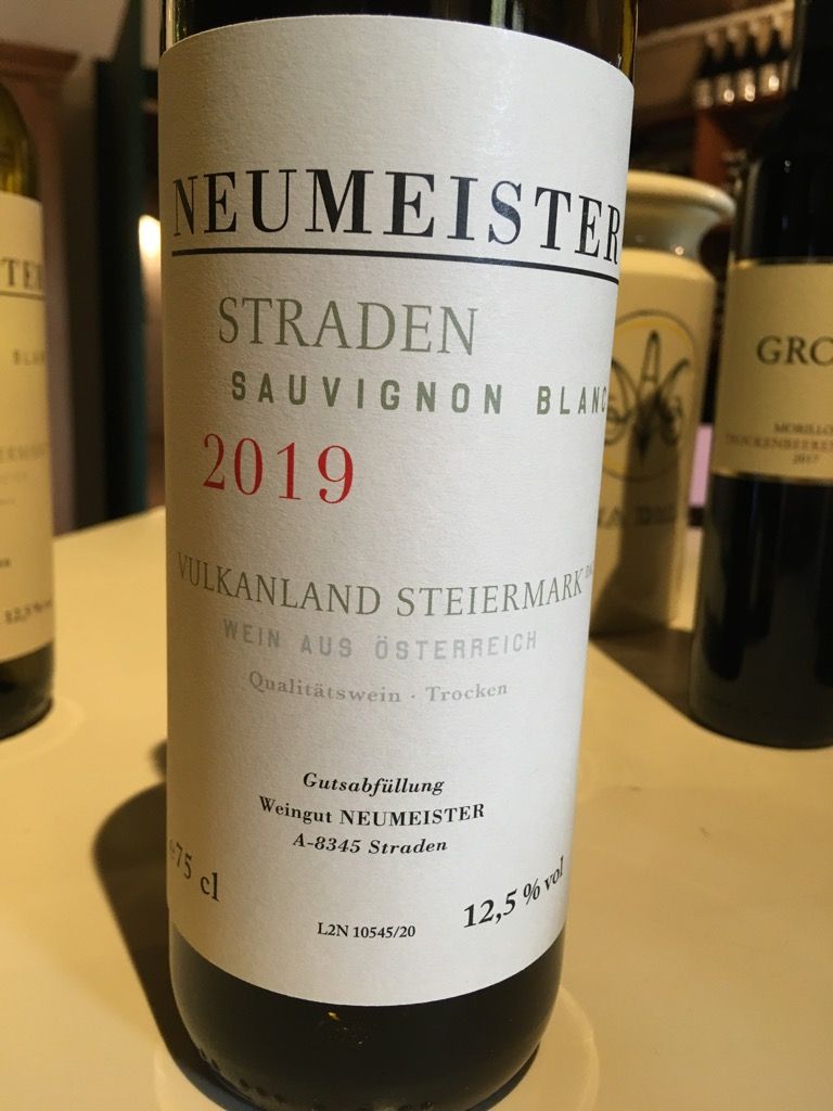 2019 Weingut Neumeister Sauvignon Blanc Straden, Austria, Styria ...