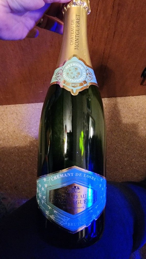 N.V. Château de Montguéret Crémant de Loire Brut - CellarTracker N.V. Château de Montguéret Crémant de Loire Brut - CellarTracker