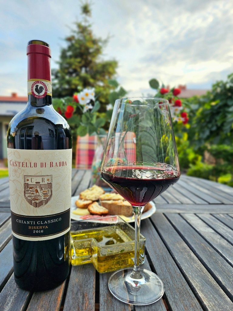 2016 Castello di Radda Chianti Classico Riserva - CellarTracker