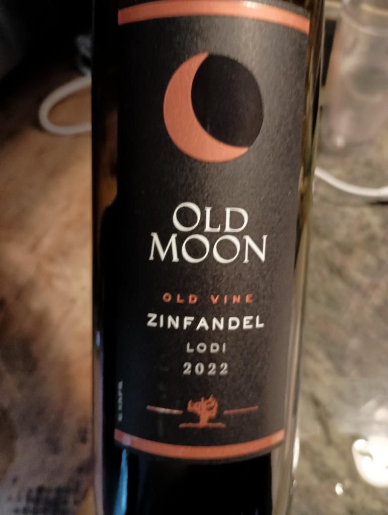 ワイン moon 2012 Trader Moon Zinfandel Old Moon [Old Vine] - CellarTracker