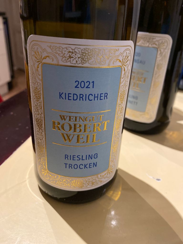 2021 Weingut Robert Weil Kiedricher Riesling Trocken Rheingau, Germany ...