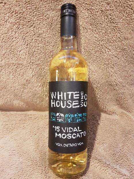 White house Wine co. vidal moscato vqa 750ml (779376323067)