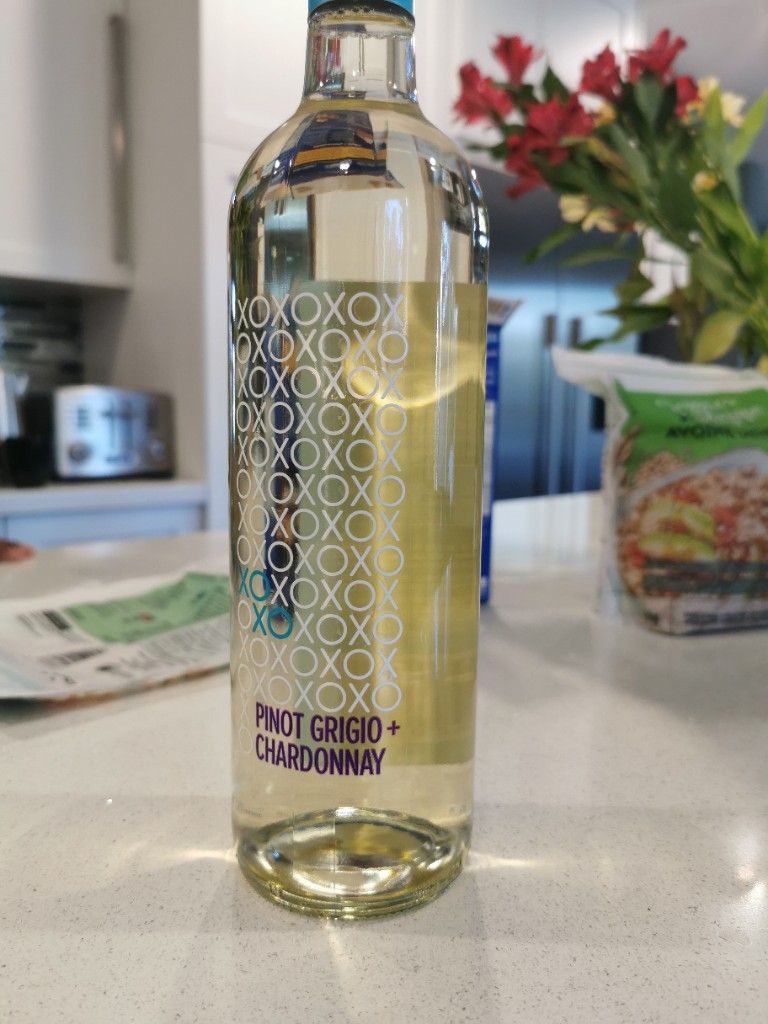 NV XOXO (Roundpetal) Pinot Grigio Chardonnay, Mixed, Canada/Imported