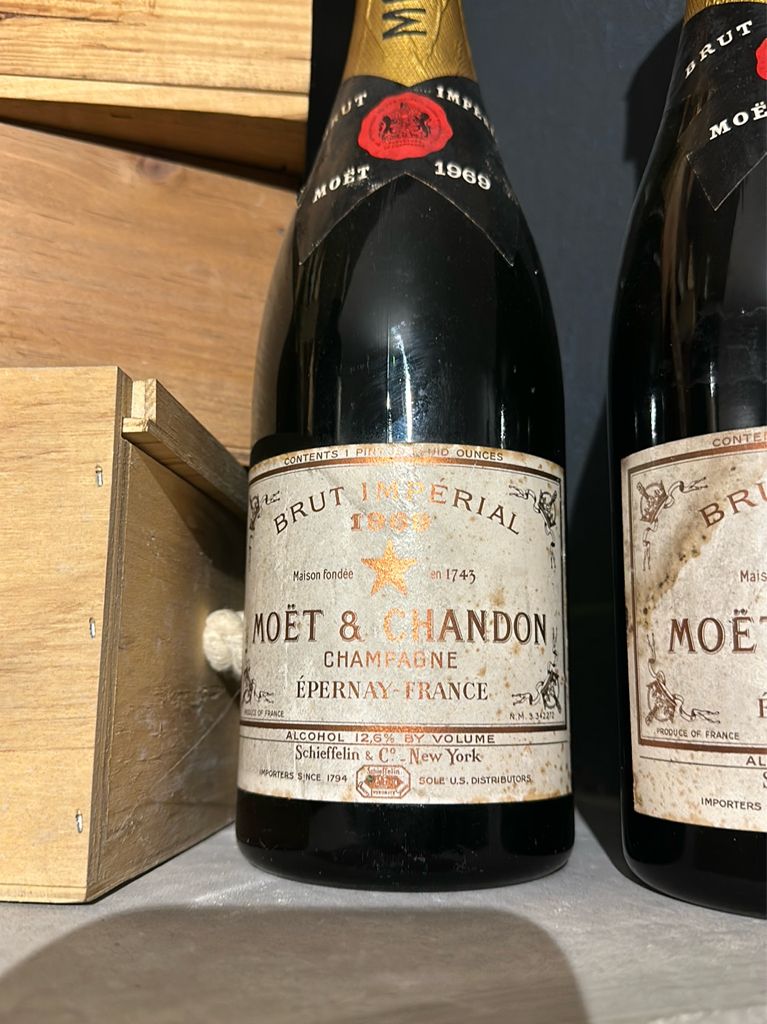 1974 Moët & Chandon Champagne - CellarTracker 1974 Moët & Chandon Champagne - CellarTracker