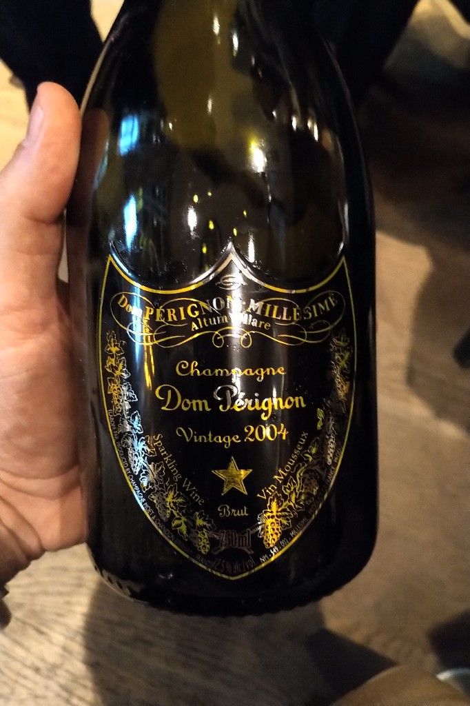 Dom Perignon Jeff Koons Gift 2004 (if the shipping method is UPS or FedEx,  it will be sent without box)