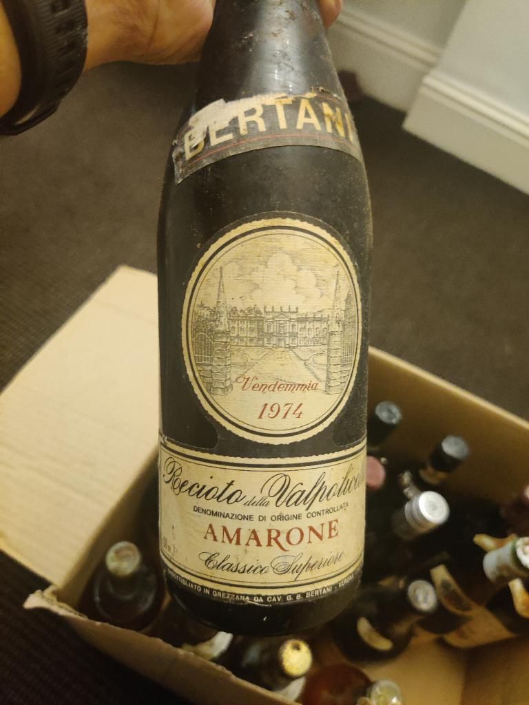 ワイン Recioto della Valpolicella AMARONE Santi Amarone Recioto della Valpolicella | Vivino US