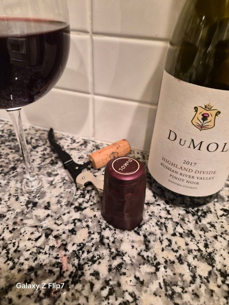 DuMOLハイランドディバイド2017 &ロシアンリヴァーヴァレー2015 2017 DuMOL Pinot Noir Highland Divide - CellarTracker