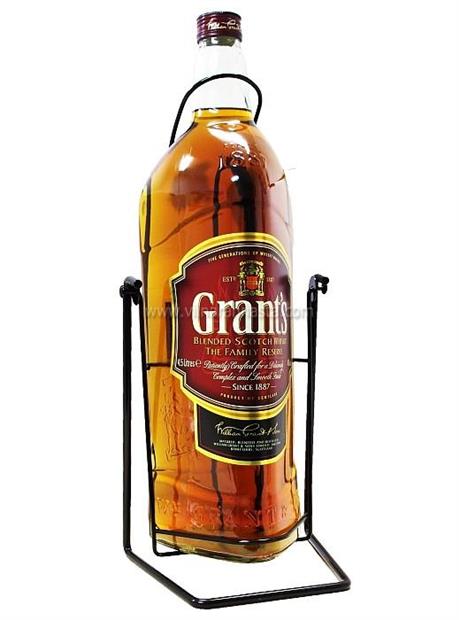 Бутылка виски 5 литров. Виски Грантс 4.5 на качелях. Виски Грантс 4.5 литра. Качели Грантс 4.5 литра. William Grants Finest Scotch Whisky 4.5 ml качели.