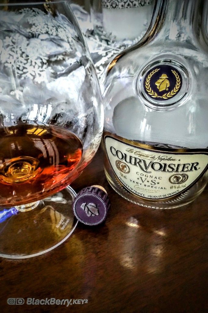未開栓☆COURVOISIER クルボアジェ XO グリーンボトル コニャック ☆700ml