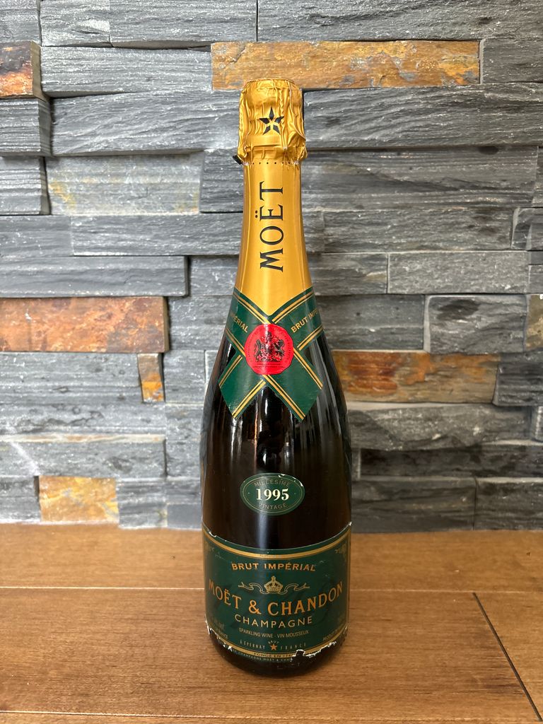 1988 Moët & Chandon Champagne Millésime Blanc - CellarTracker