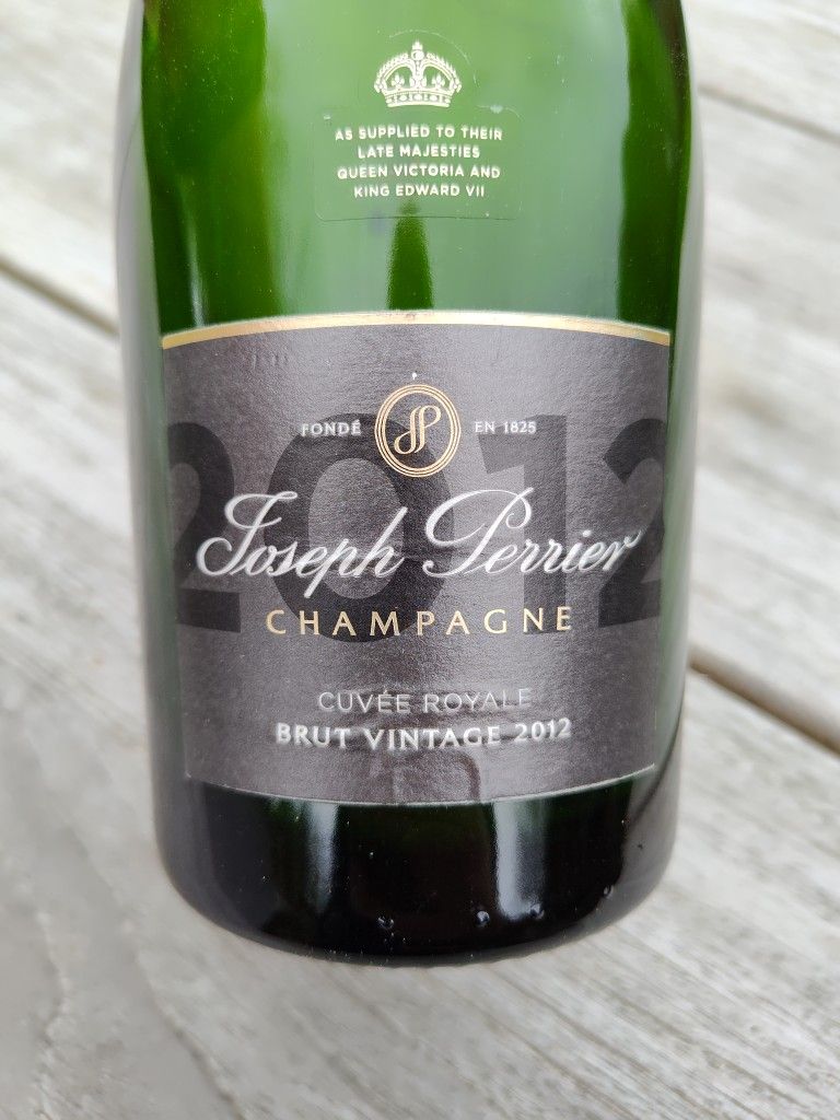 ワイン Joseph Perrier Champagne 1500ml N.V. Joseph Perrier Champagne Cuvée Royále - CellarTracker