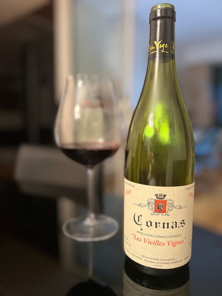 ラベル不良　コルナス　レ・シャイユ2010／アラン・ヴォージュ　ローヌ赤　古酒 2010 Alain Voge Cornas Les Vieilles Vignes - CellarTracker